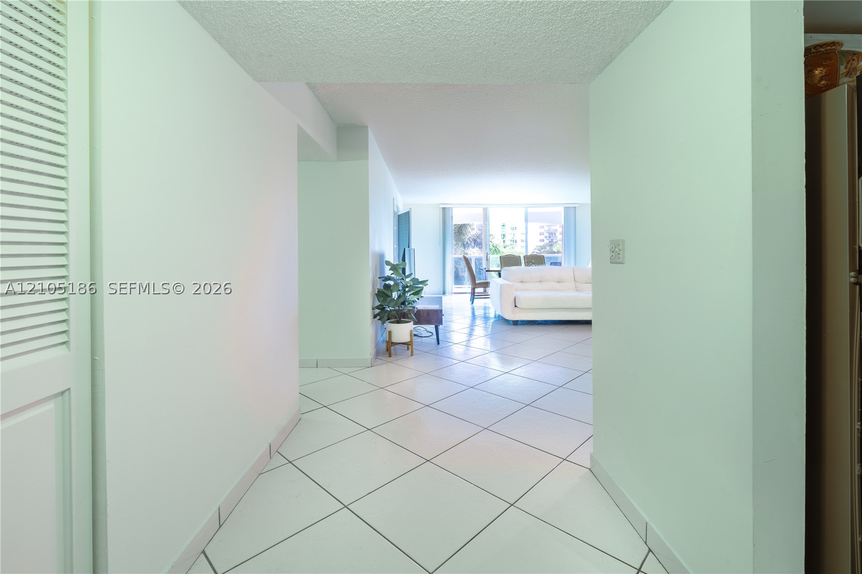 Hollywood FL 33019 - A12105186