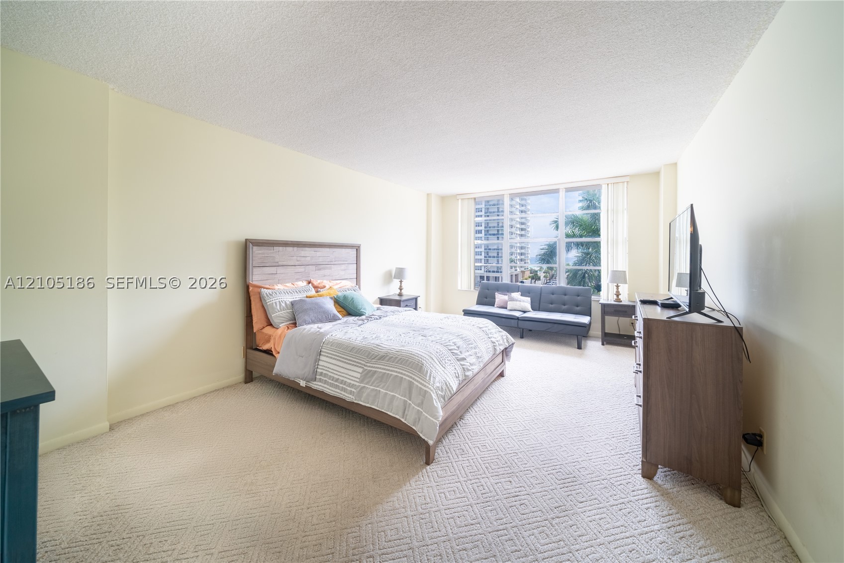 Hollywood FL 33019 - A12105186