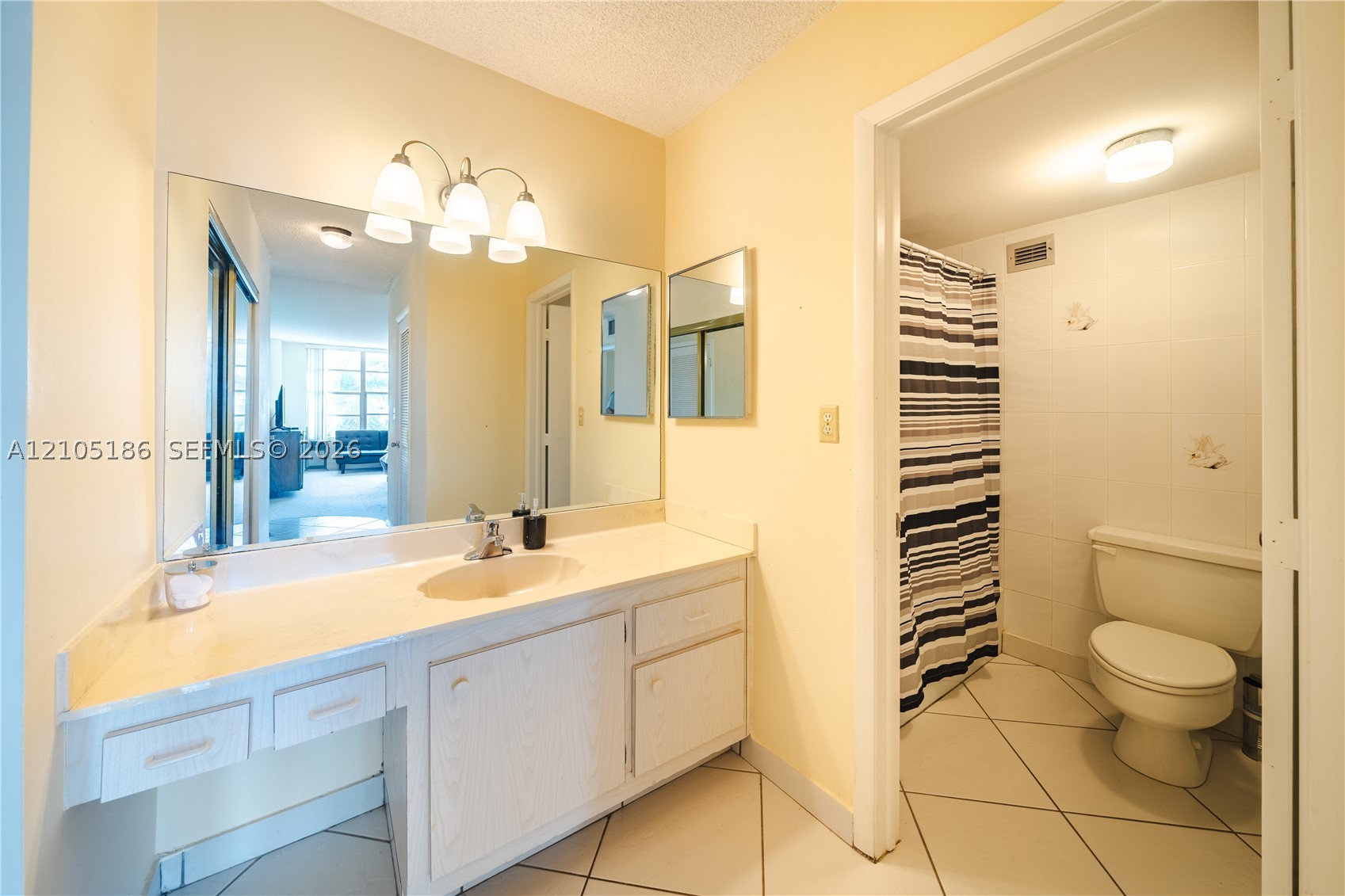 Hollywood FL 33019 - A12105186