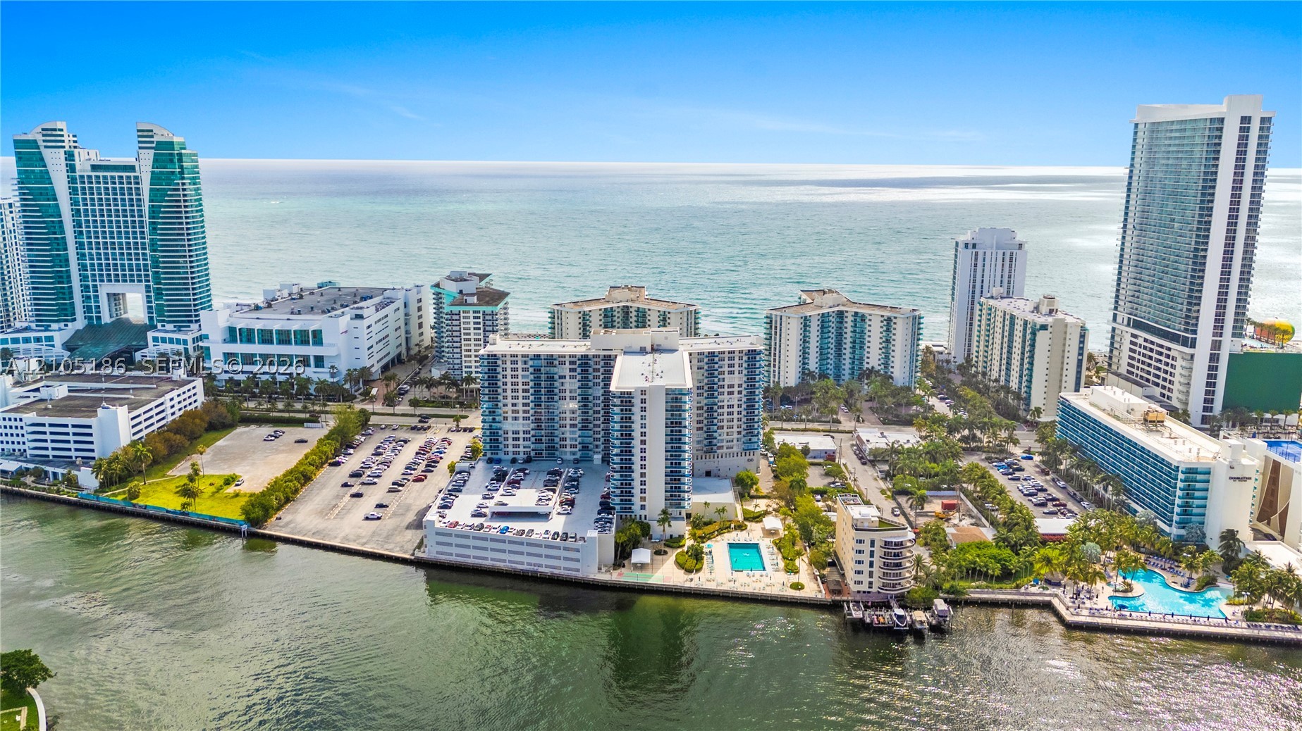 Hollywood FL 33019 - A12105186