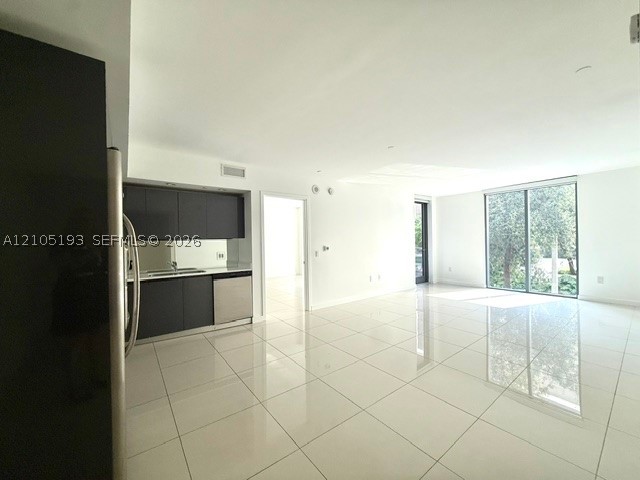 31 SE 6th St #307, Miami FL 33131