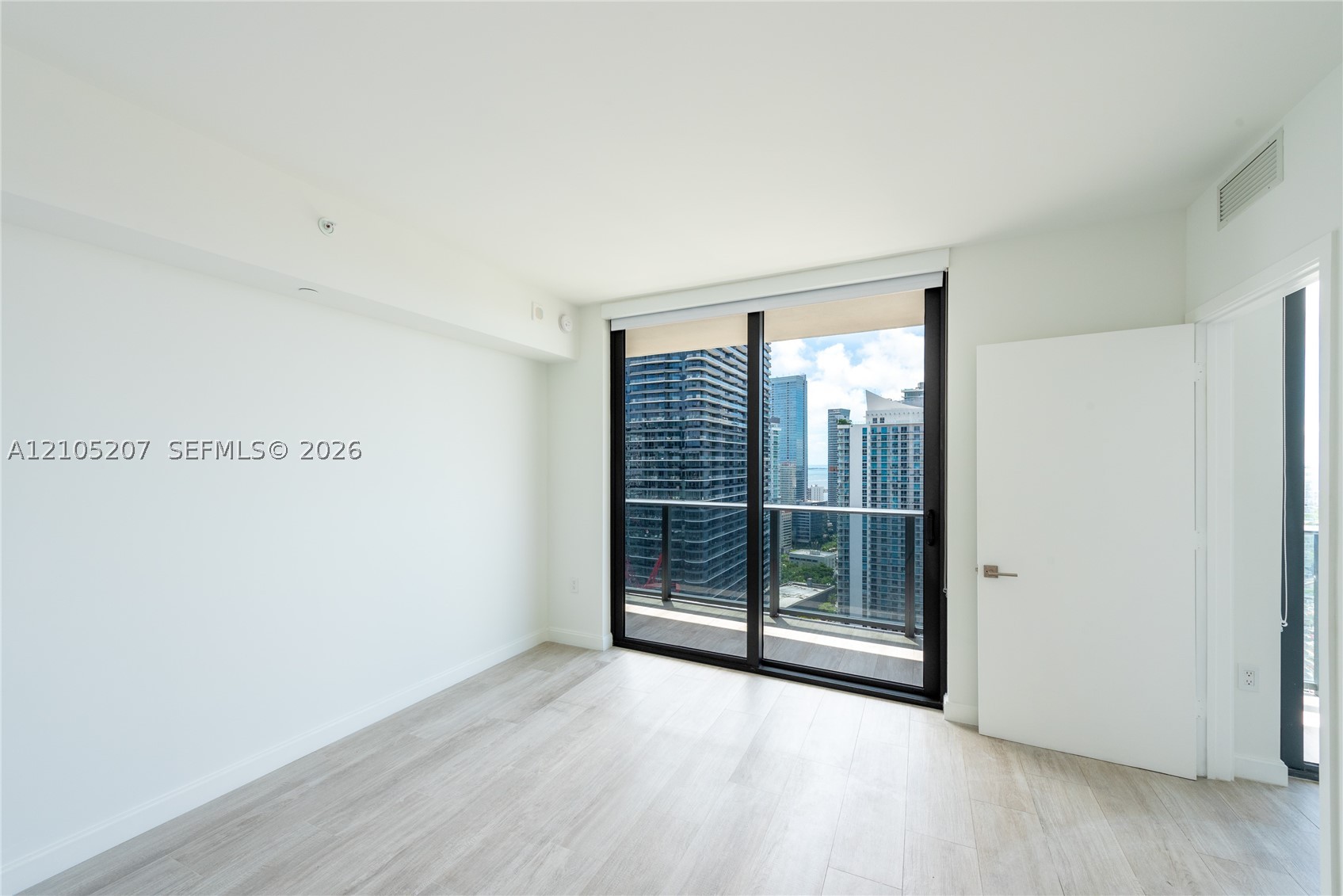 45 SW 9th St #3606, Miami FL 33130