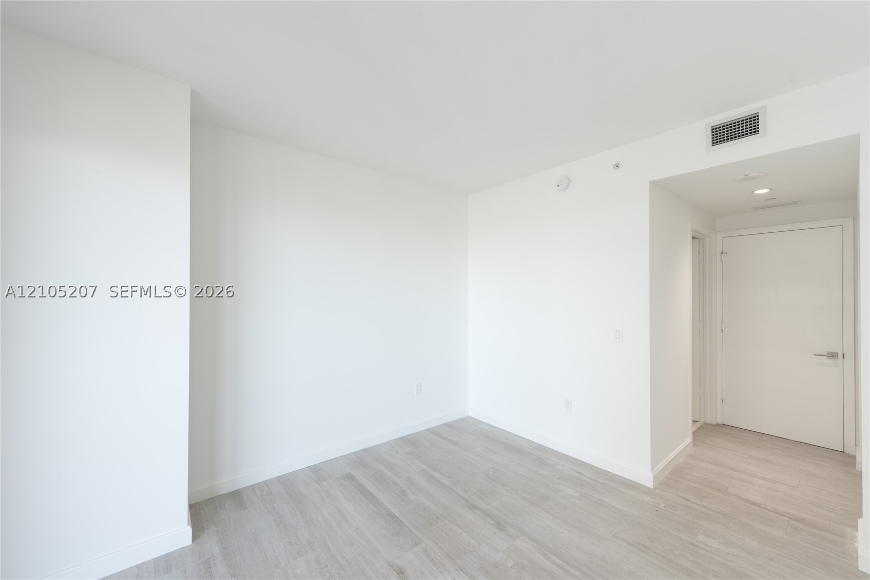 45 SW 9th St #3606, Miami FL 33130
