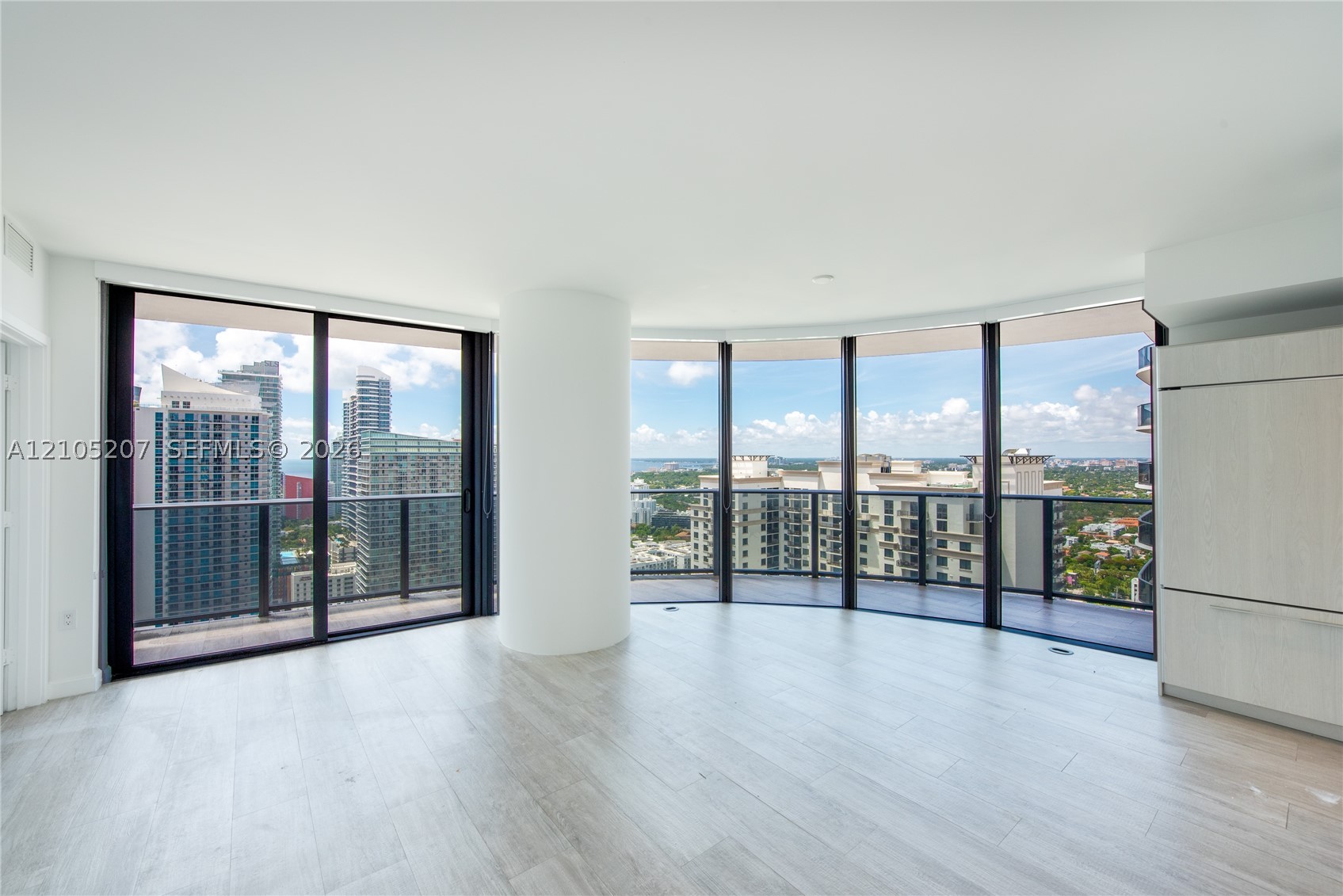 45 SW 9th St #3606, Miami FL 33130