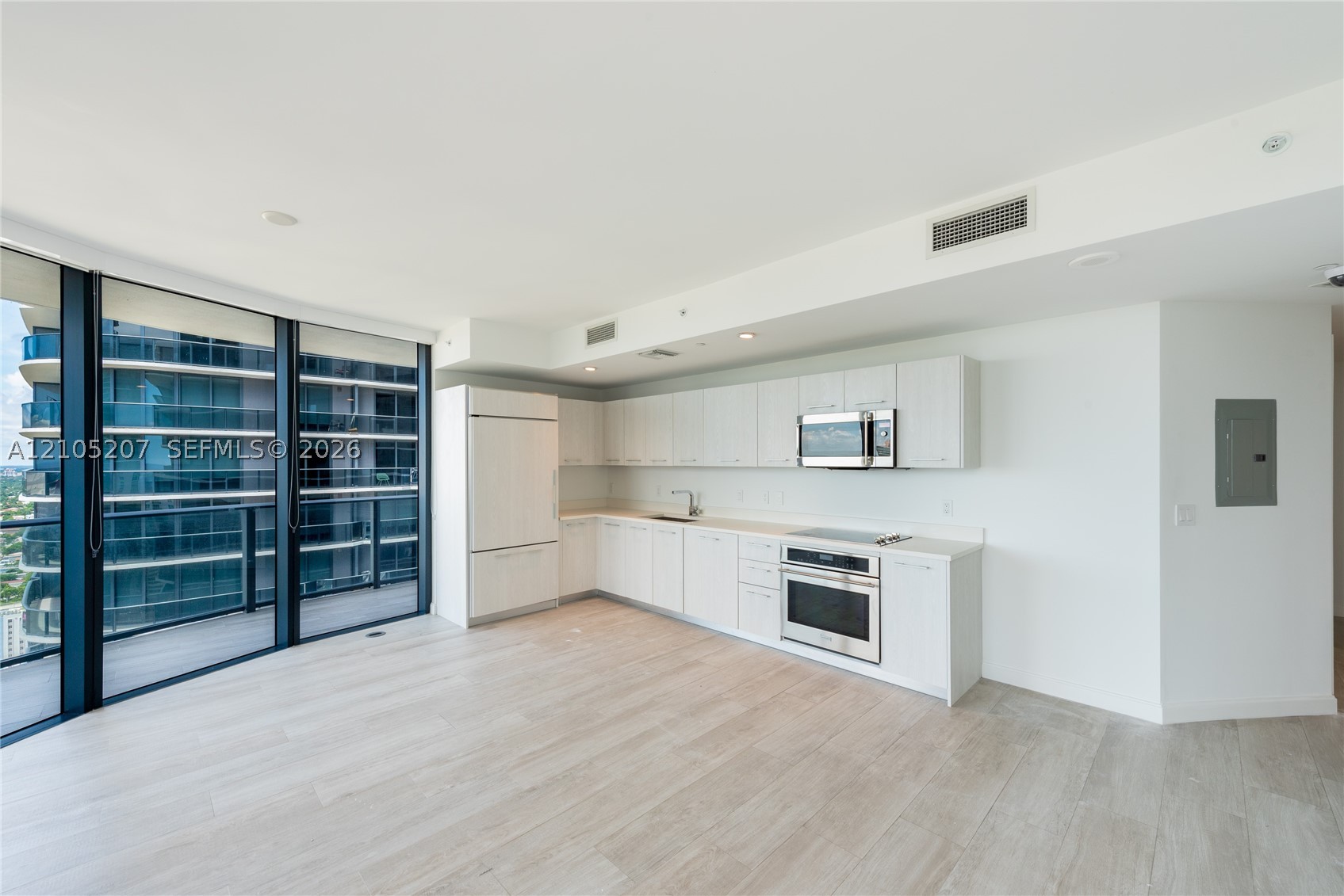 45 SW 9th St #3606, Miami FL 33130