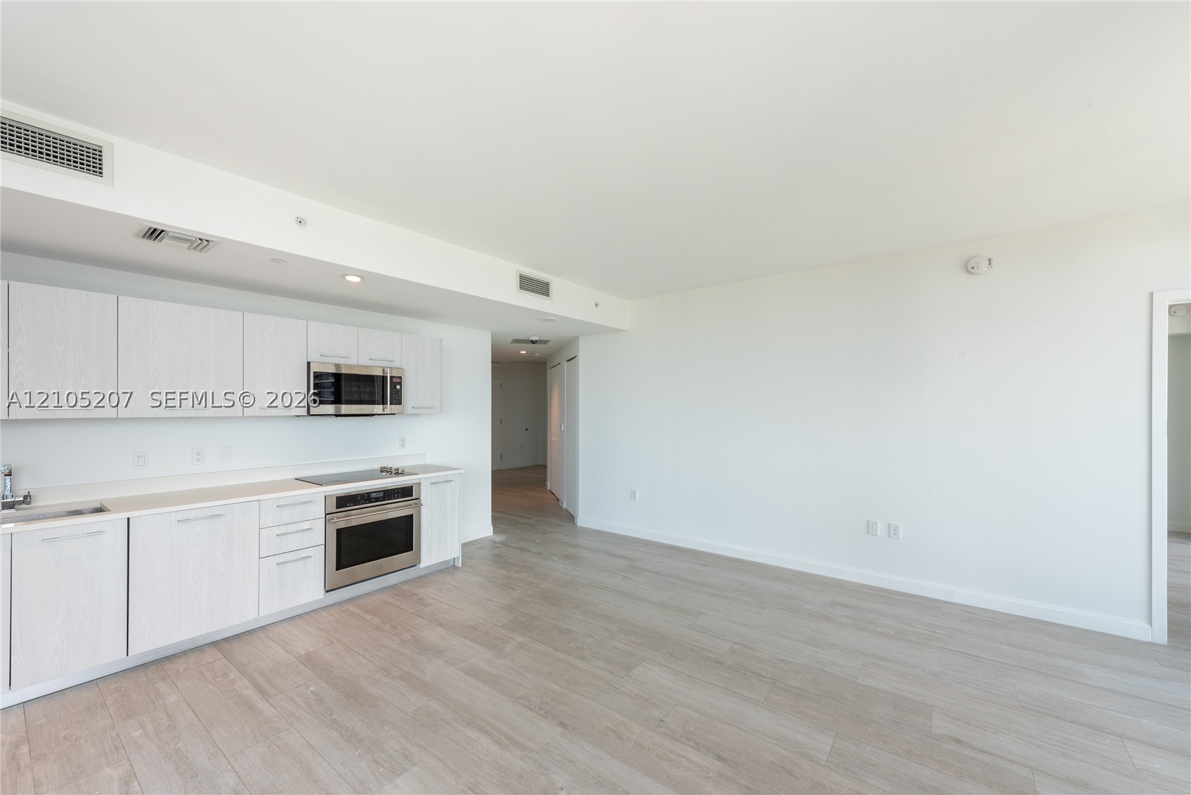 45 SW 9th St #3606, Miami FL 33130