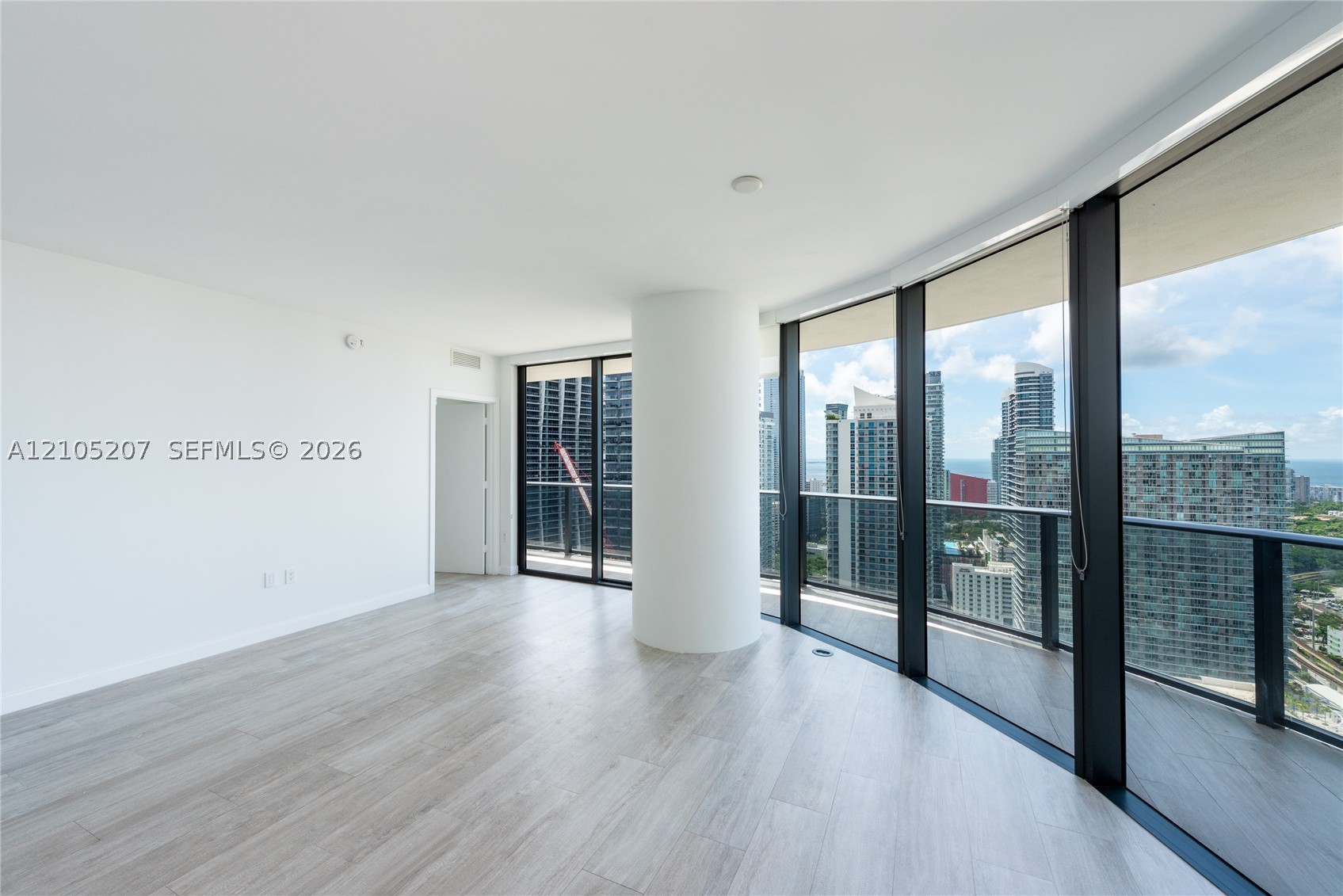 45 SW 9th St #3606, Miami FL 33130
