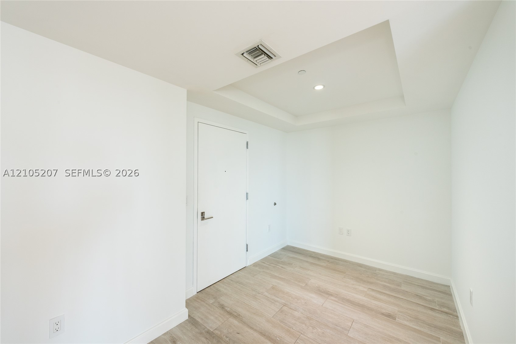 45 SW 9th St #3606, Miami FL 33130