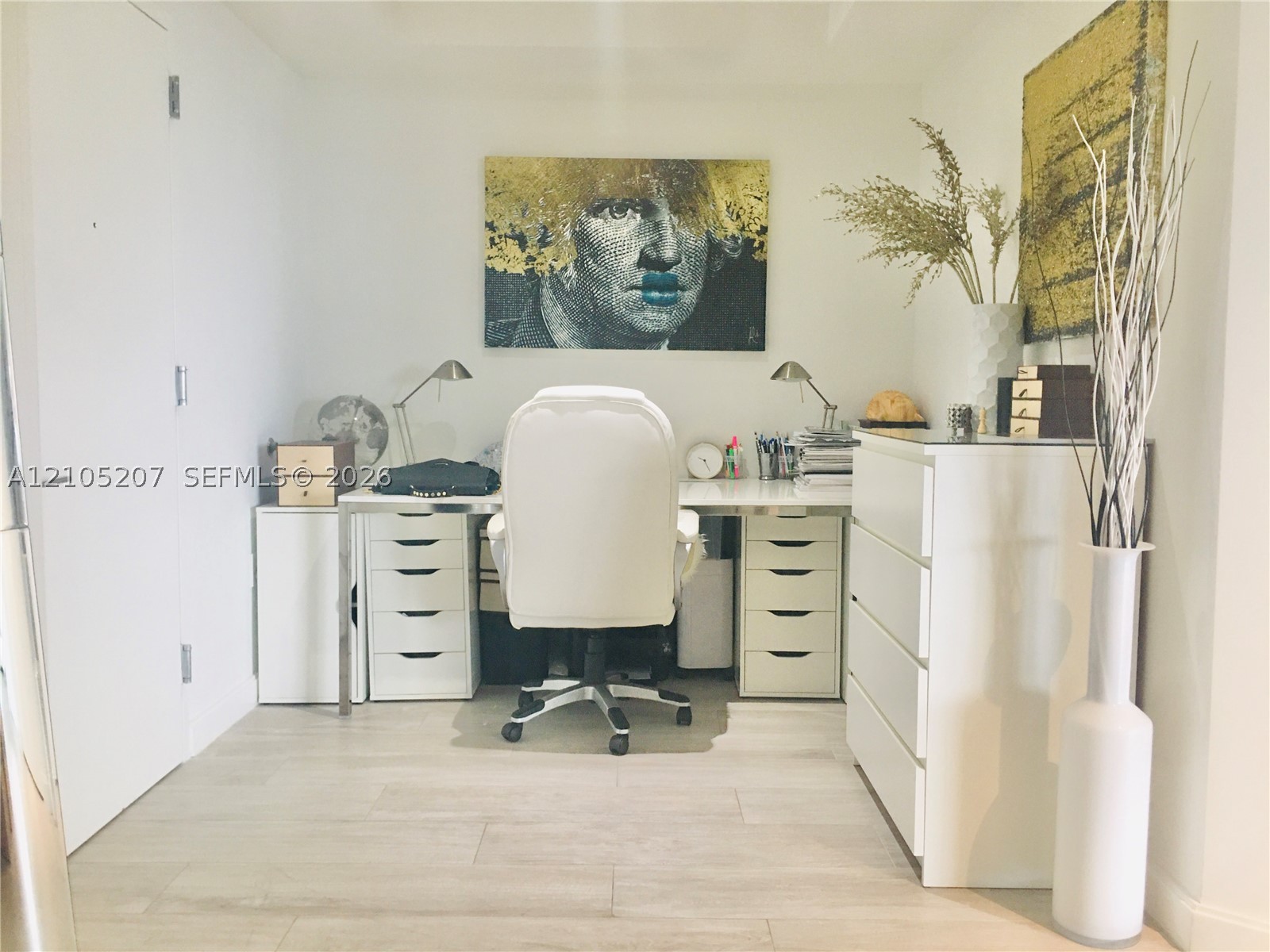 45 SW 9th St #3606, Miami FL 33130