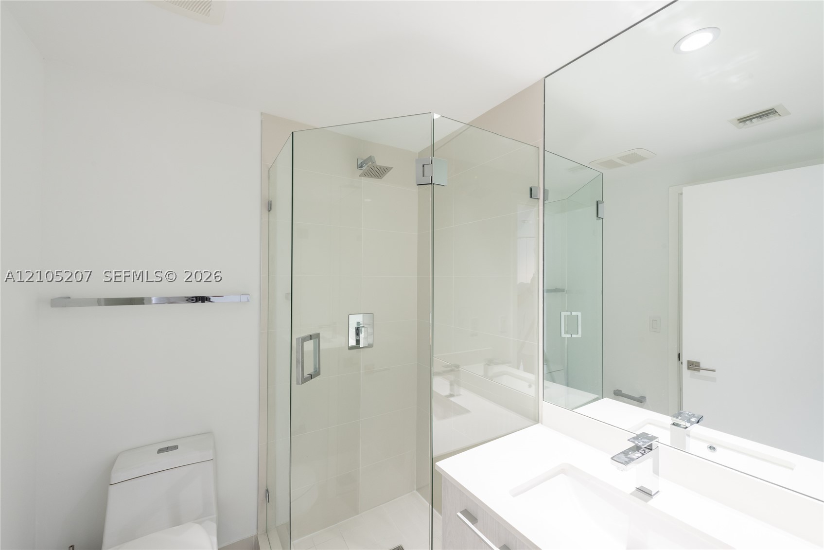 45 SW 9th St #3606, Miami FL 33130
