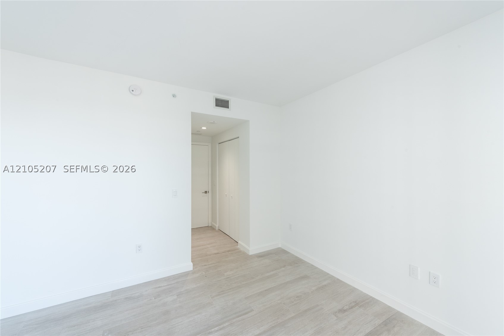 45 SW 9th St #3606, Miami FL 33130