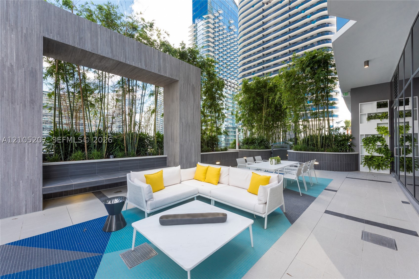 45 SW 9th St #3606, Miami FL 33130