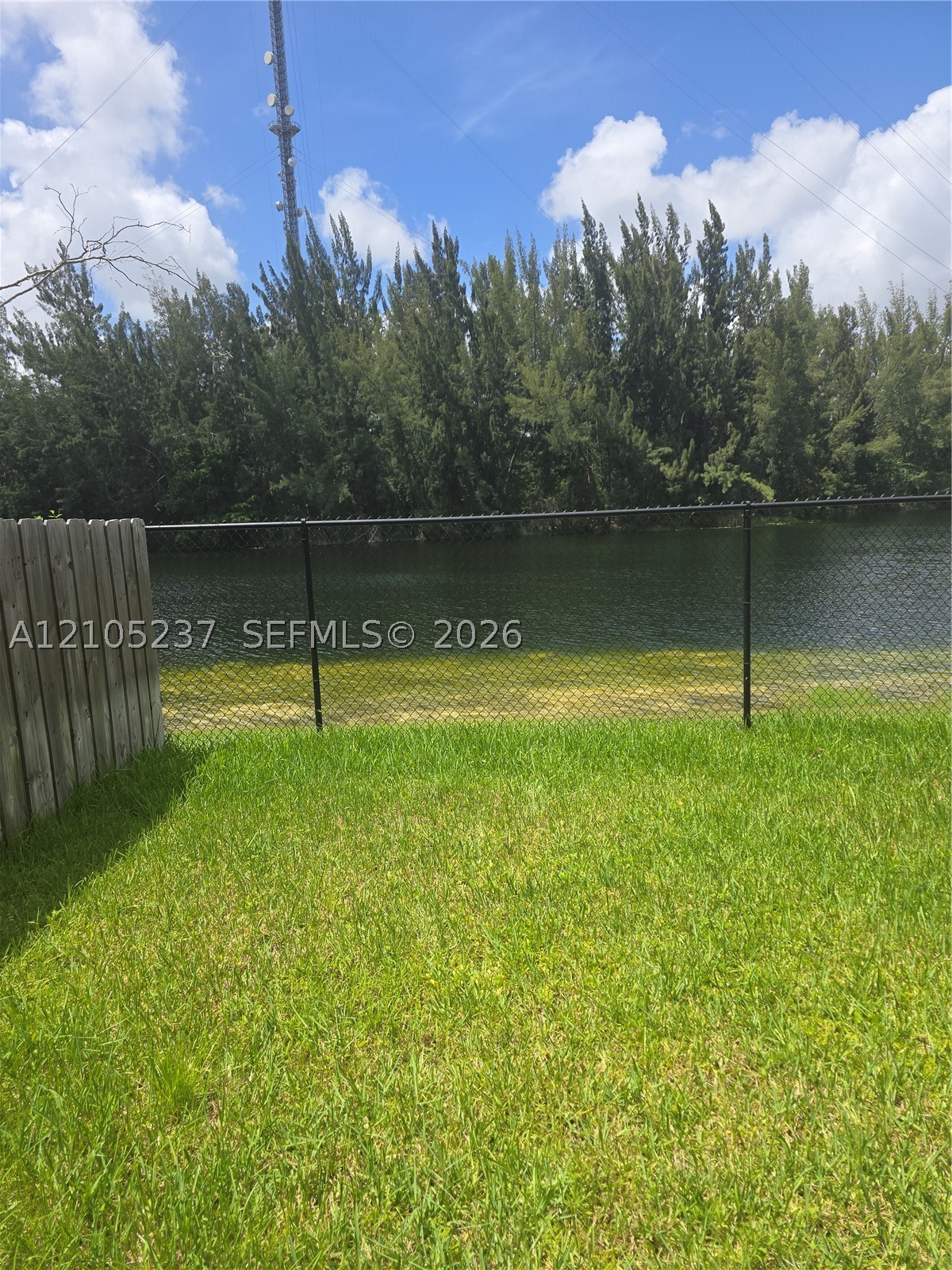 1141 NW 208th Ter, Miami Gardens FL 33169