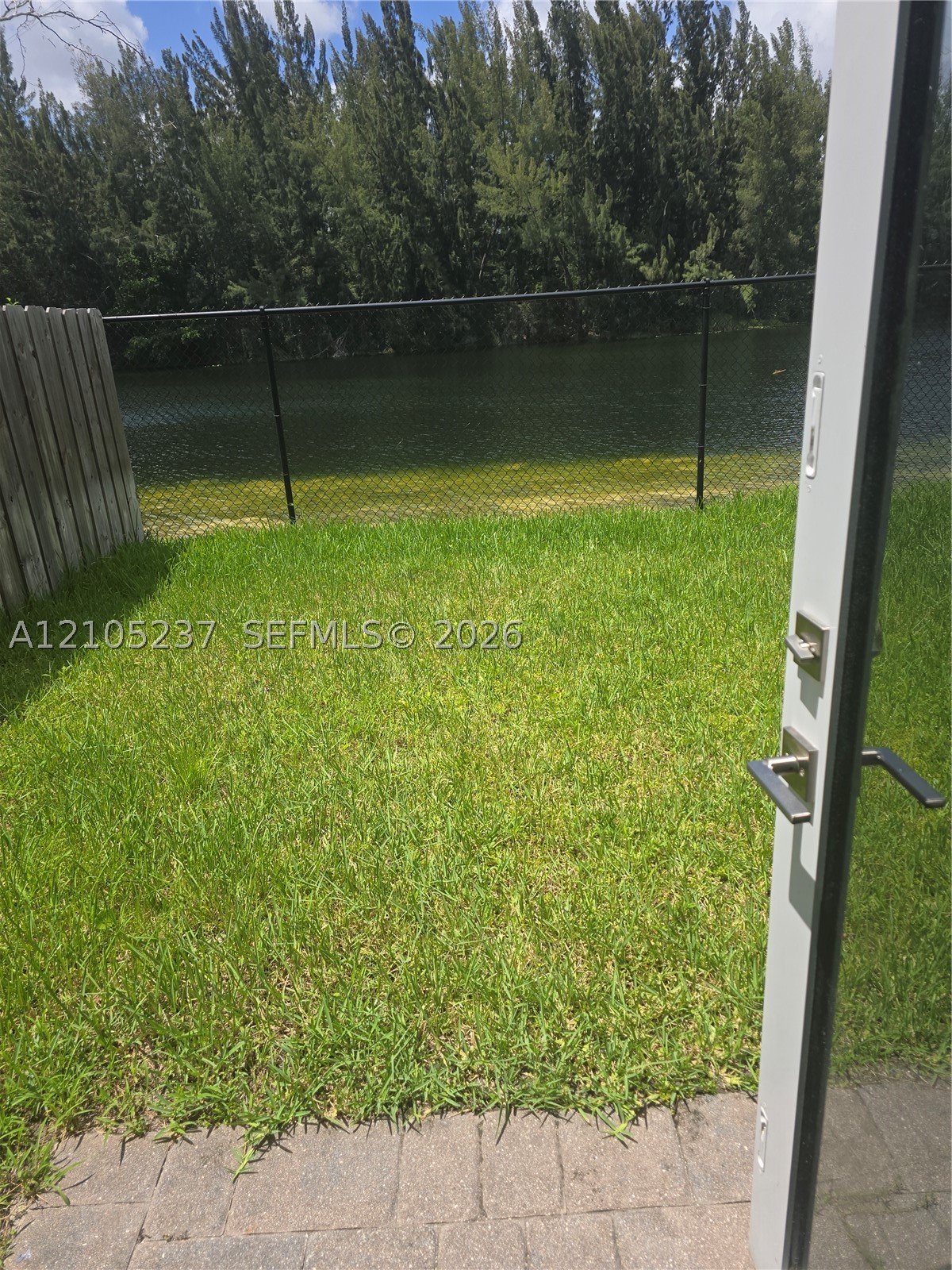 1141 NW 208th Ter, Miami Gardens FL 33169