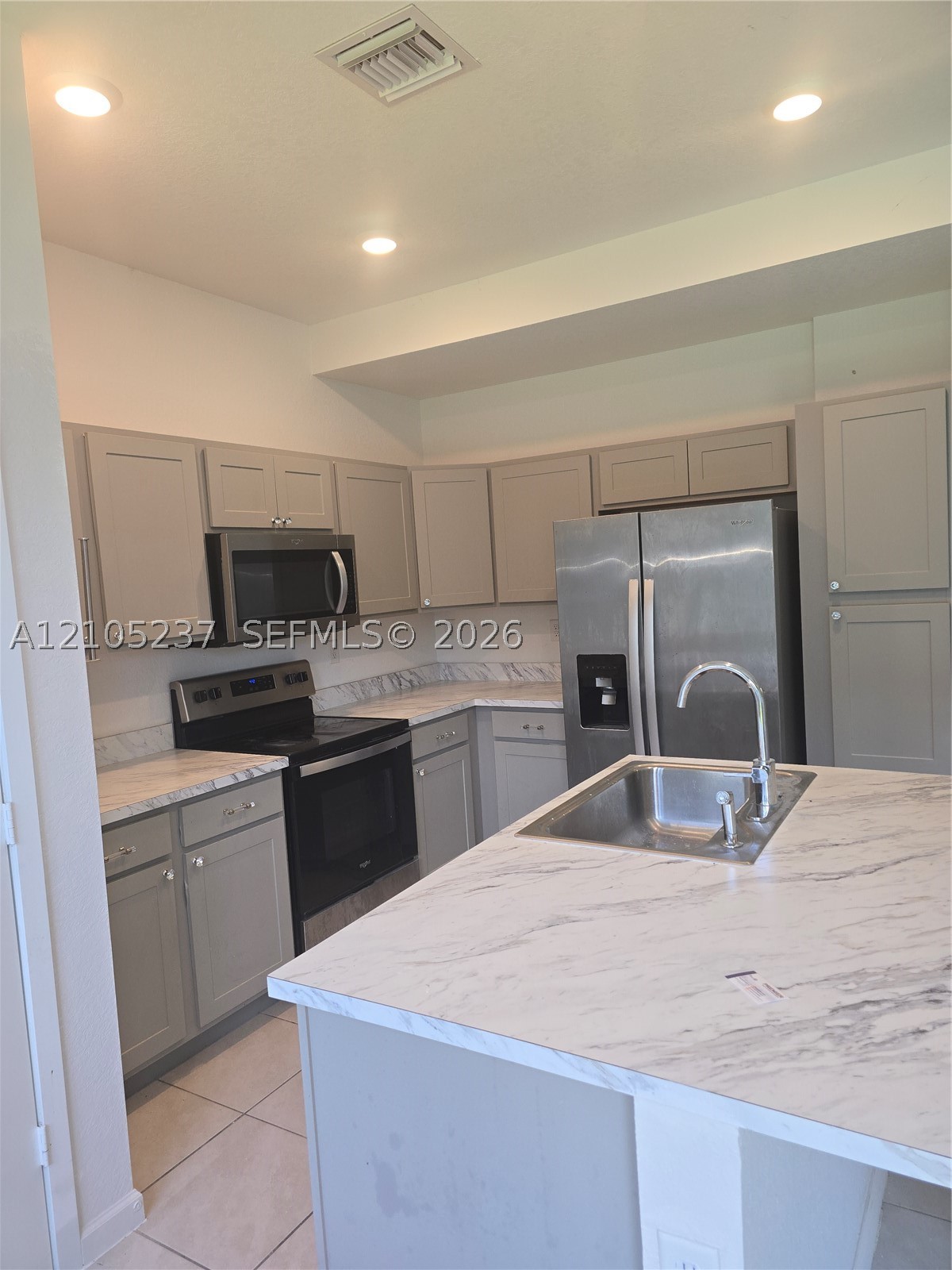 1141 NW 208th Ter, Miami Gardens FL 33169
