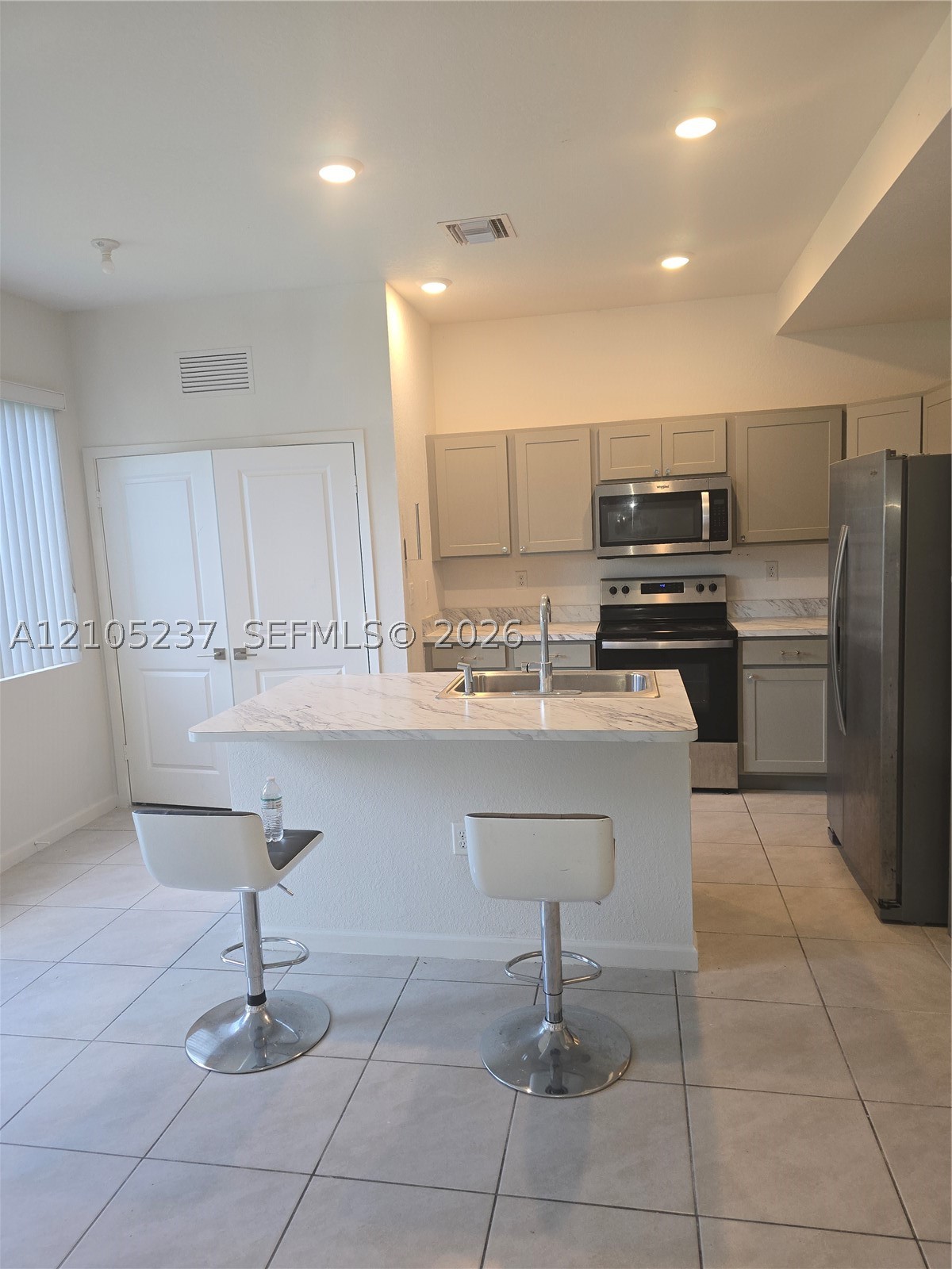 1141 NW 208th Ter, Miami Gardens FL 33169