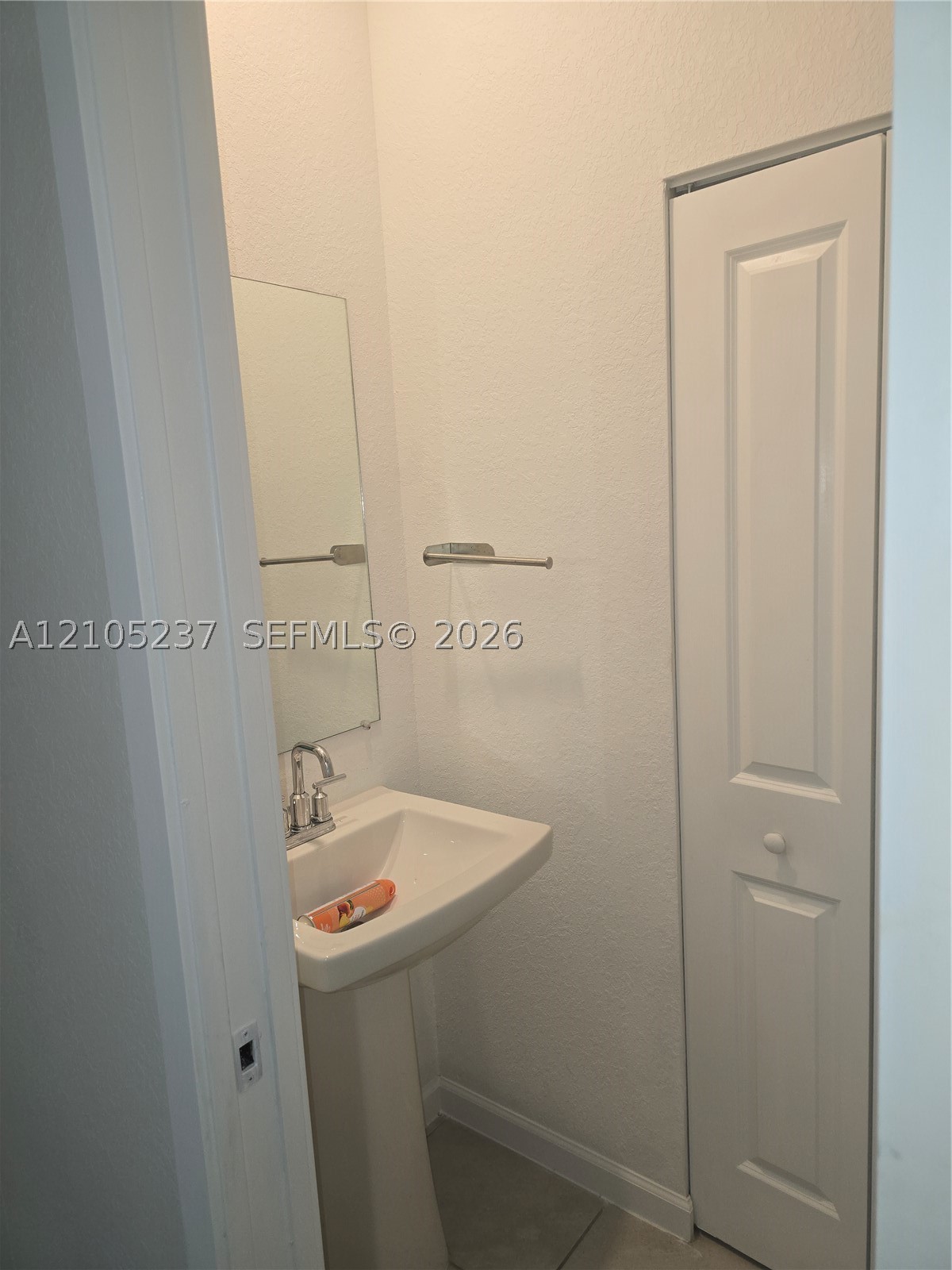 1141 NW 208th Ter, Miami Gardens FL 33169