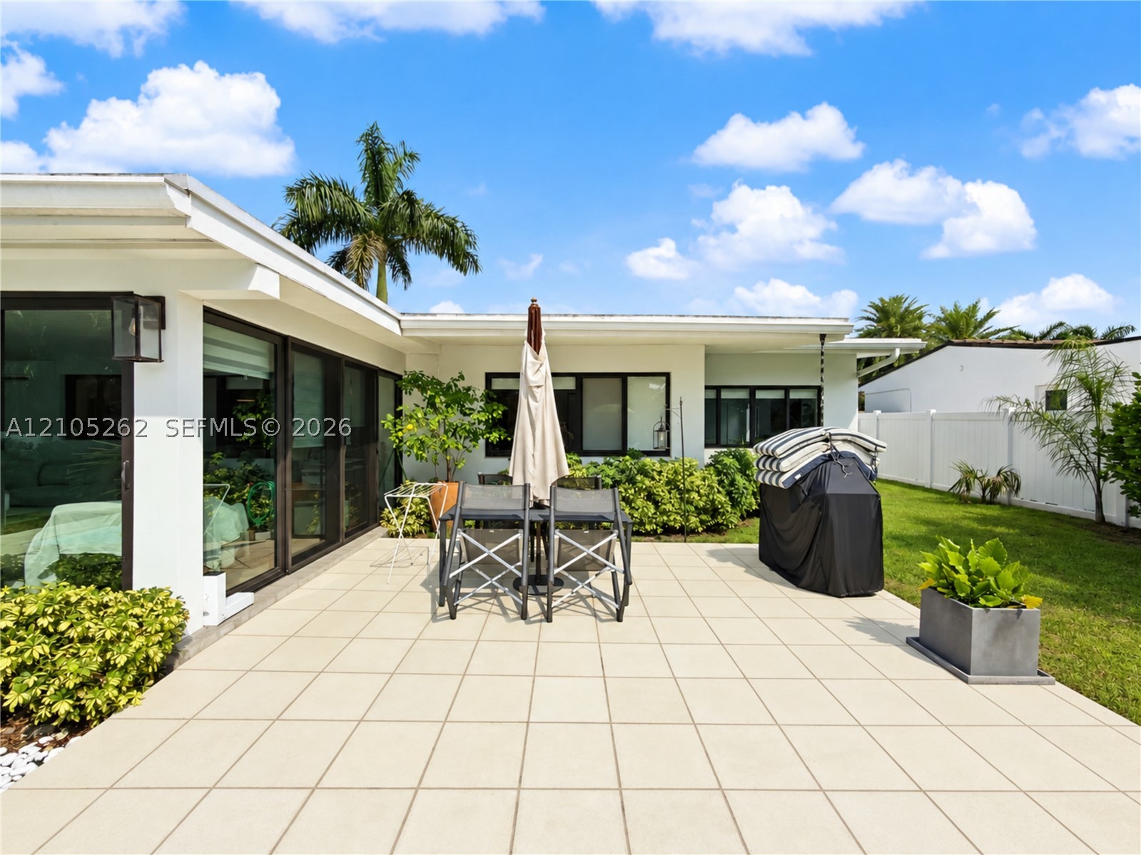 2130 Alamanda Dr, North Miami FL 33181