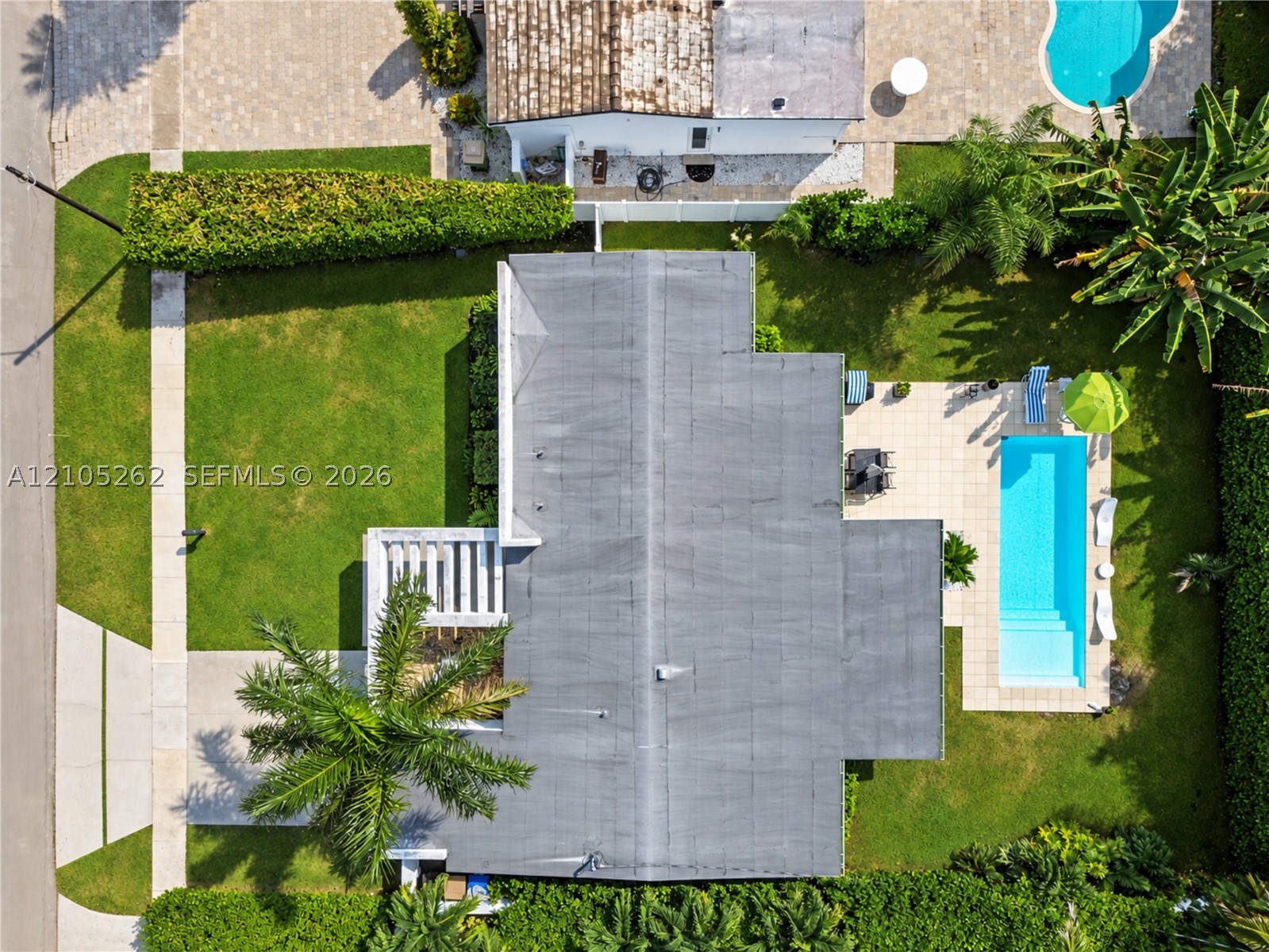 2130 Alamanda Dr, North Miami FL 33181
