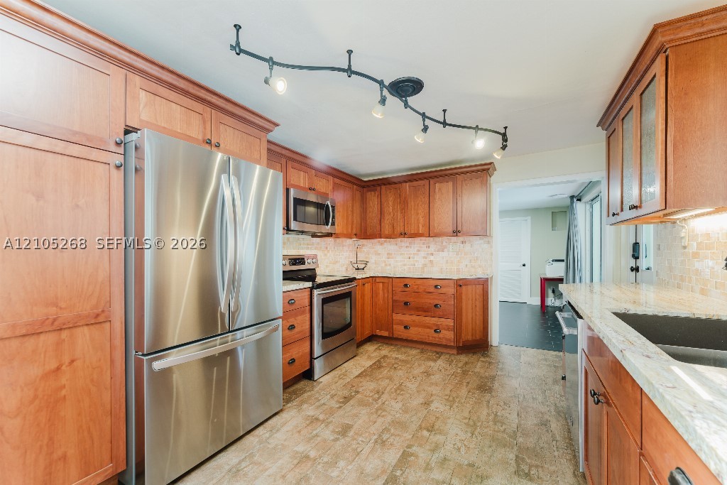 230 Miami Springs Ave, Miami Springs FL 33166