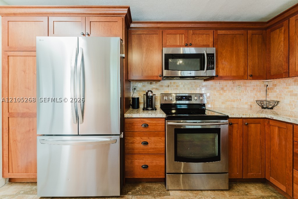 230 Miami Springs Ave, Miami Springs FL 33166