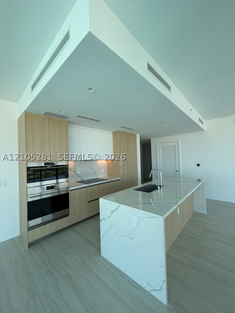2411 Laguna Cir #1606, North Miami FL 33181