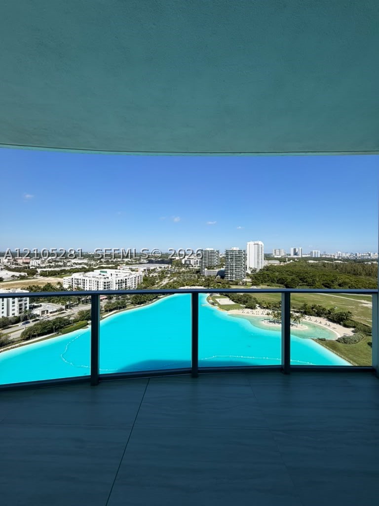 2411 Laguna Cir #1606, North Miami FL 33181