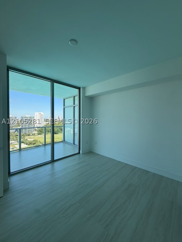 2411 Laguna Cir #1606, North Miami FL 33181