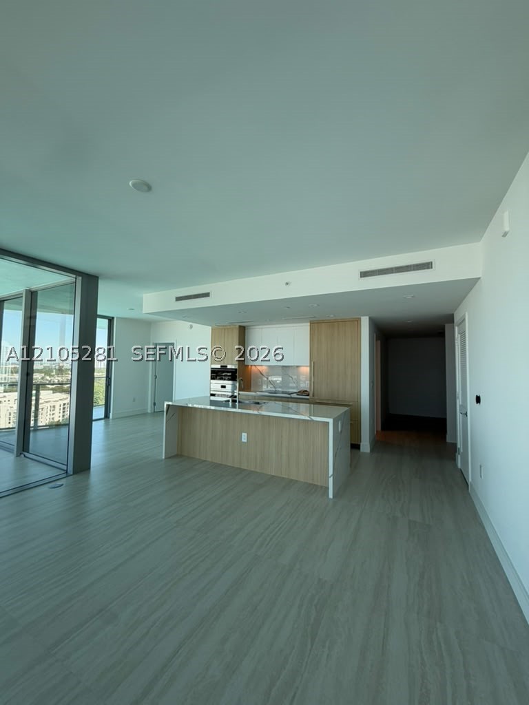 2411 Laguna Cir #1606, North Miami FL 33181