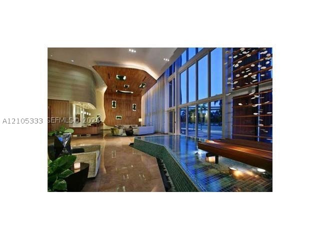 50 Biscayne Blvd #2102, Miami FL 33132