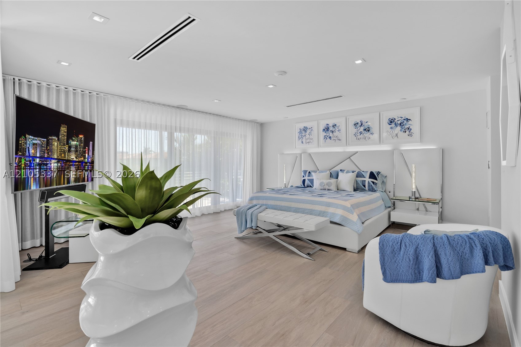 3322 NE 166th St, North Miami Beach FL 33160