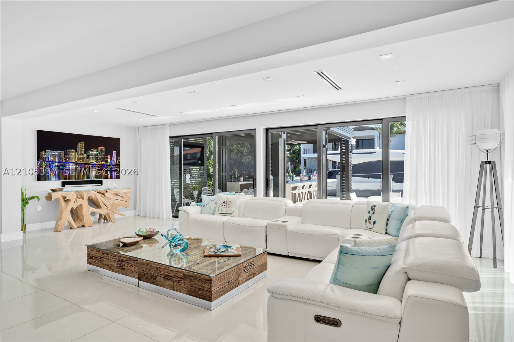 3322 NE 166th St, North Miami Beach FL 33160