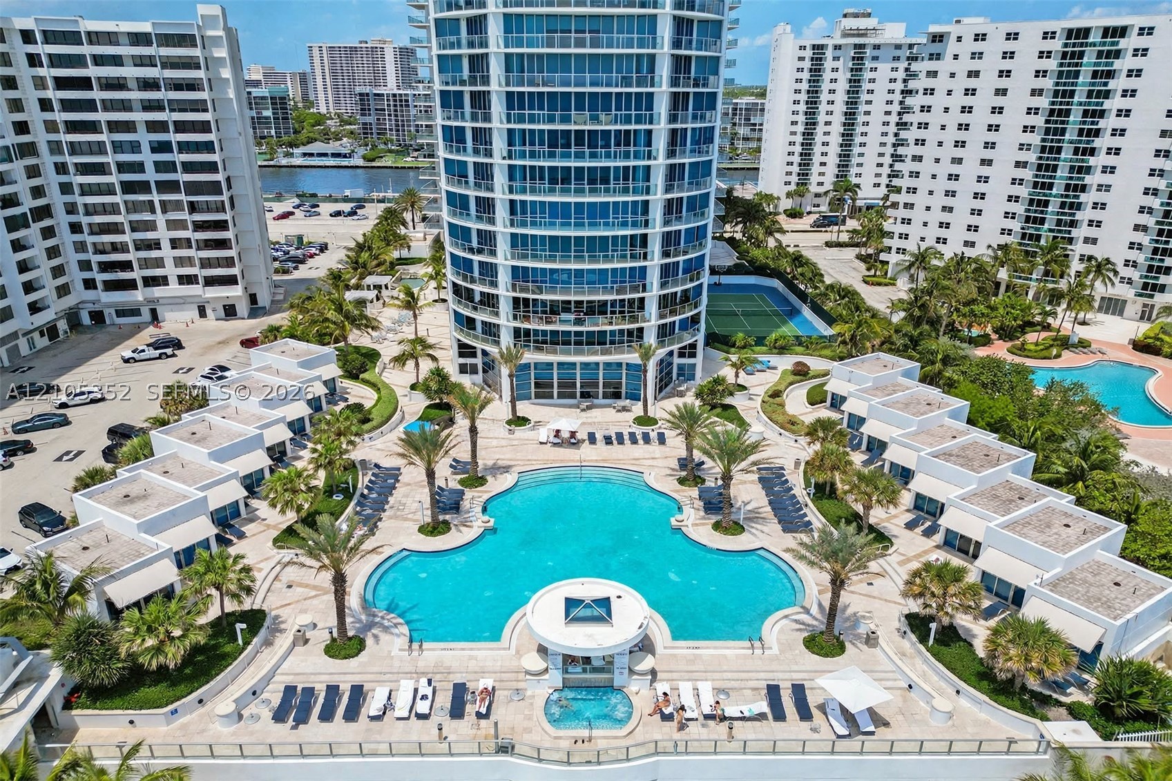 3101 S Ocean Dr #PH8, Hollywood FL 33019