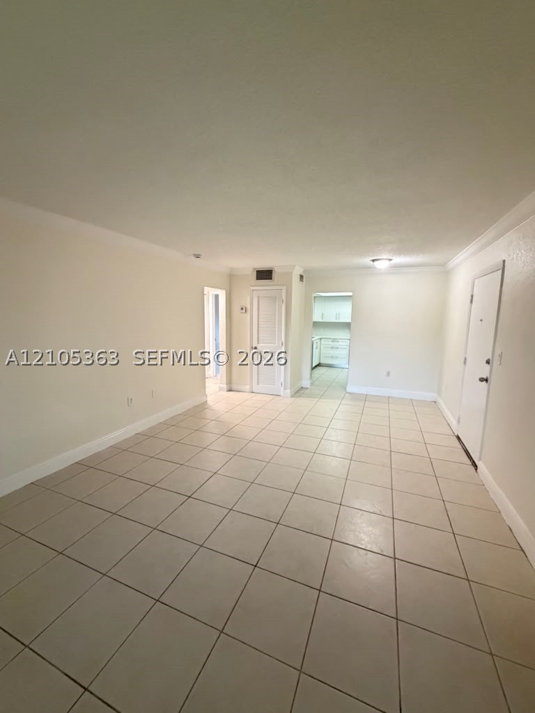 13960 Lake Placid Ct #C11, Miami Lakes FL 33014