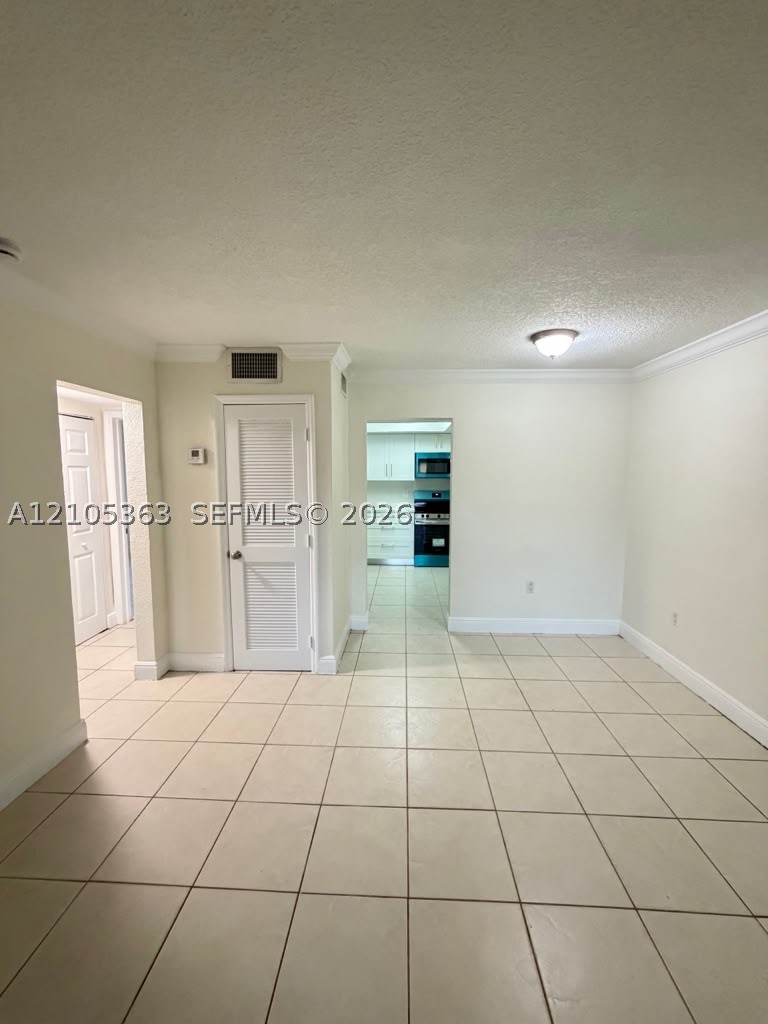 13960 Lake Placid Ct #C11, Miami Lakes FL 33014
