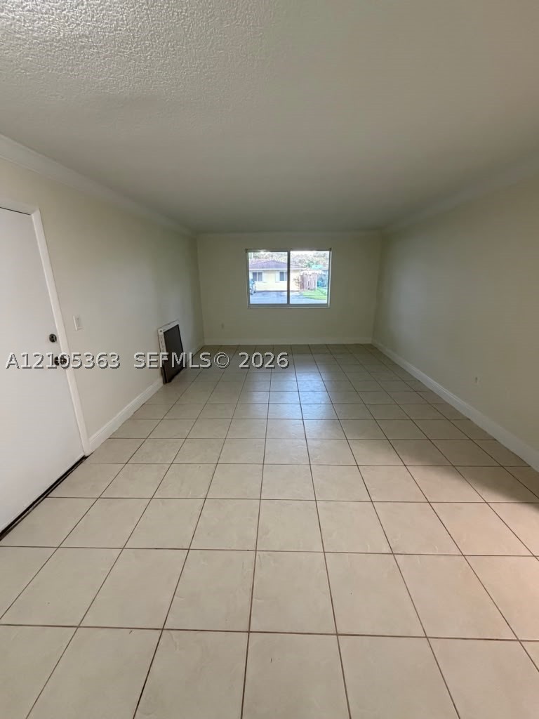 13960 Lake Placid Ct #C11, Miami Lakes FL 33014