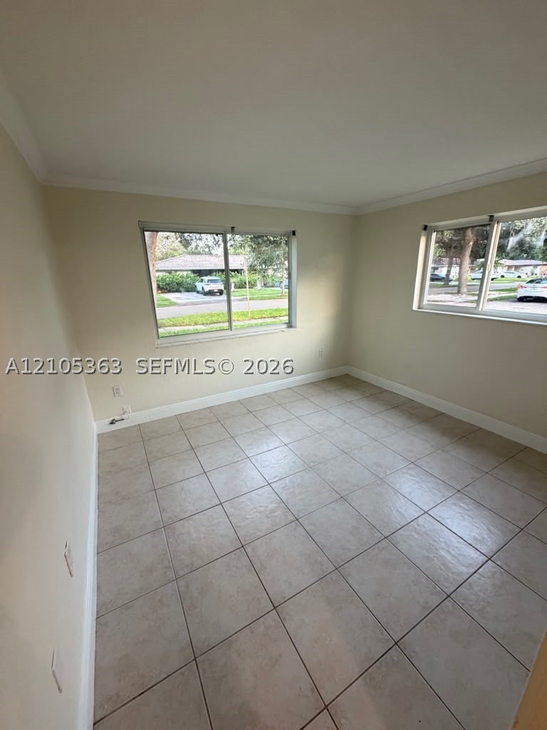 13960 Lake Placid Ct #C11, Miami Lakes FL 33014