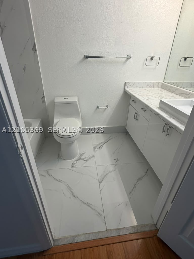 2430 Centergate Dr #107, Miramar FL 33025