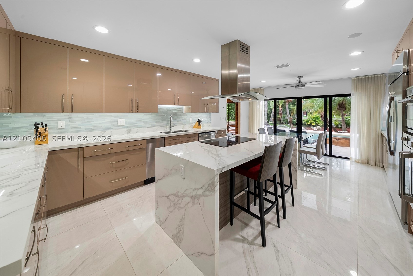 407 Sunset Dr, Hallandale Beach FL 33009