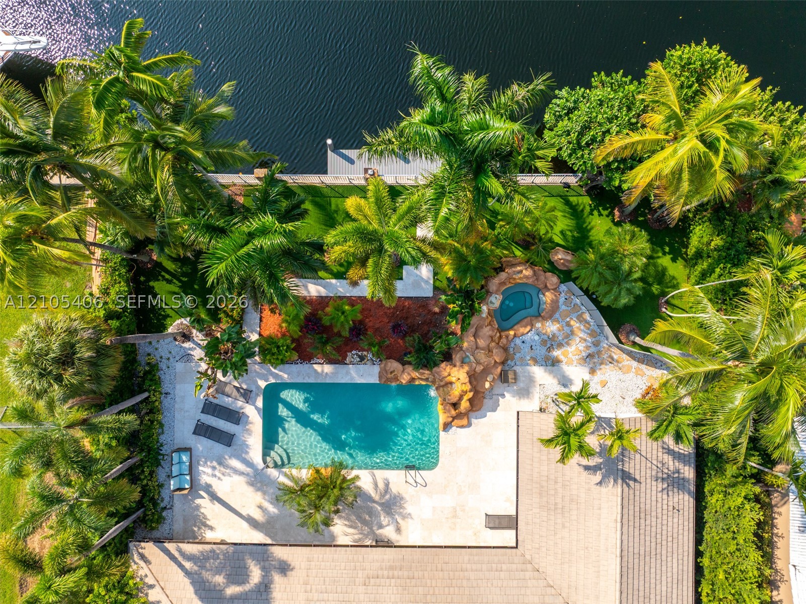 407 Sunset Dr, Hallandale Beach FL 33009