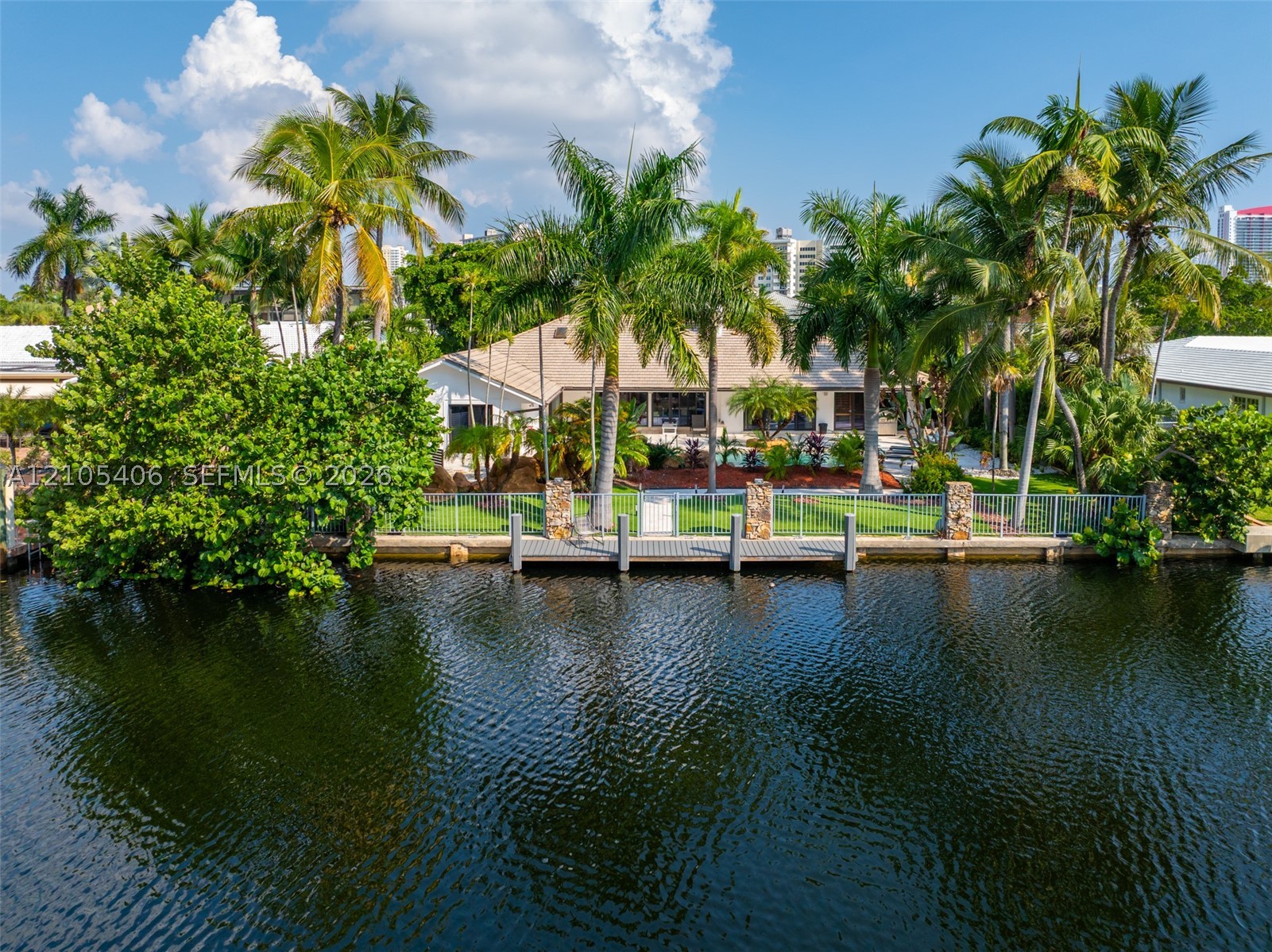 407 Sunset Dr, Hallandale Beach FL 33009