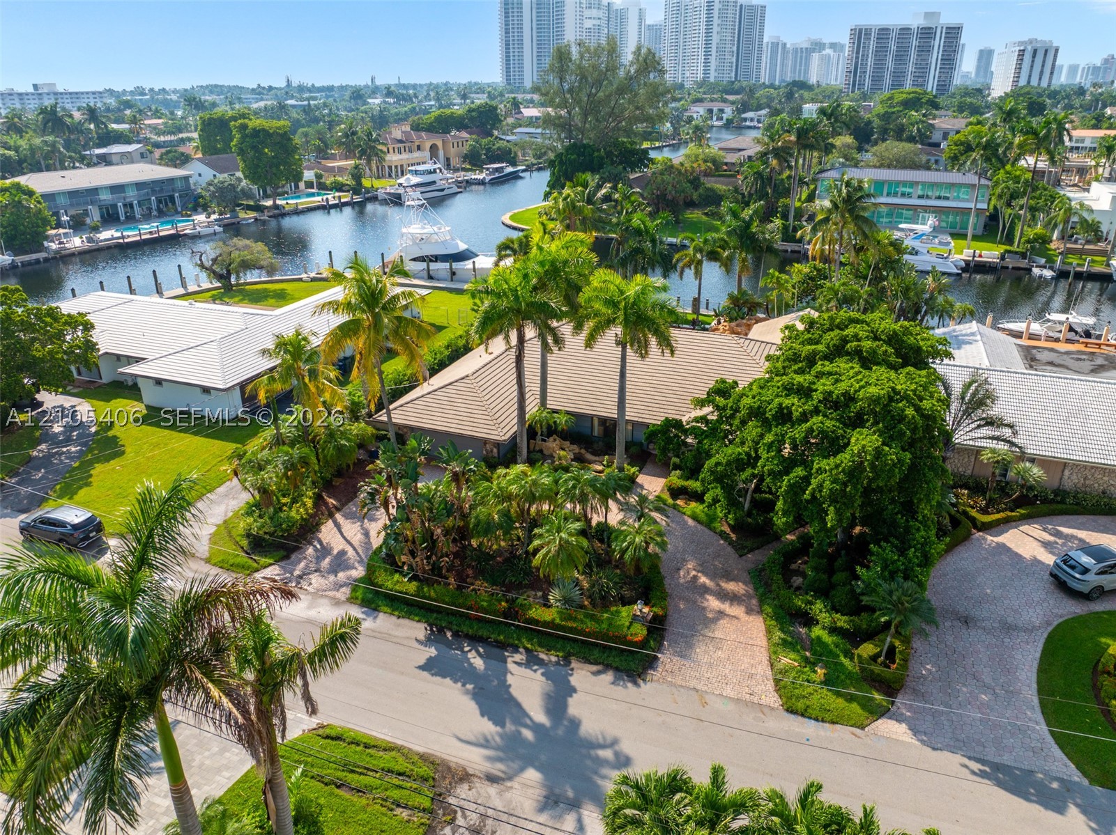 407 Sunset Dr, Hallandale Beach FL 33009