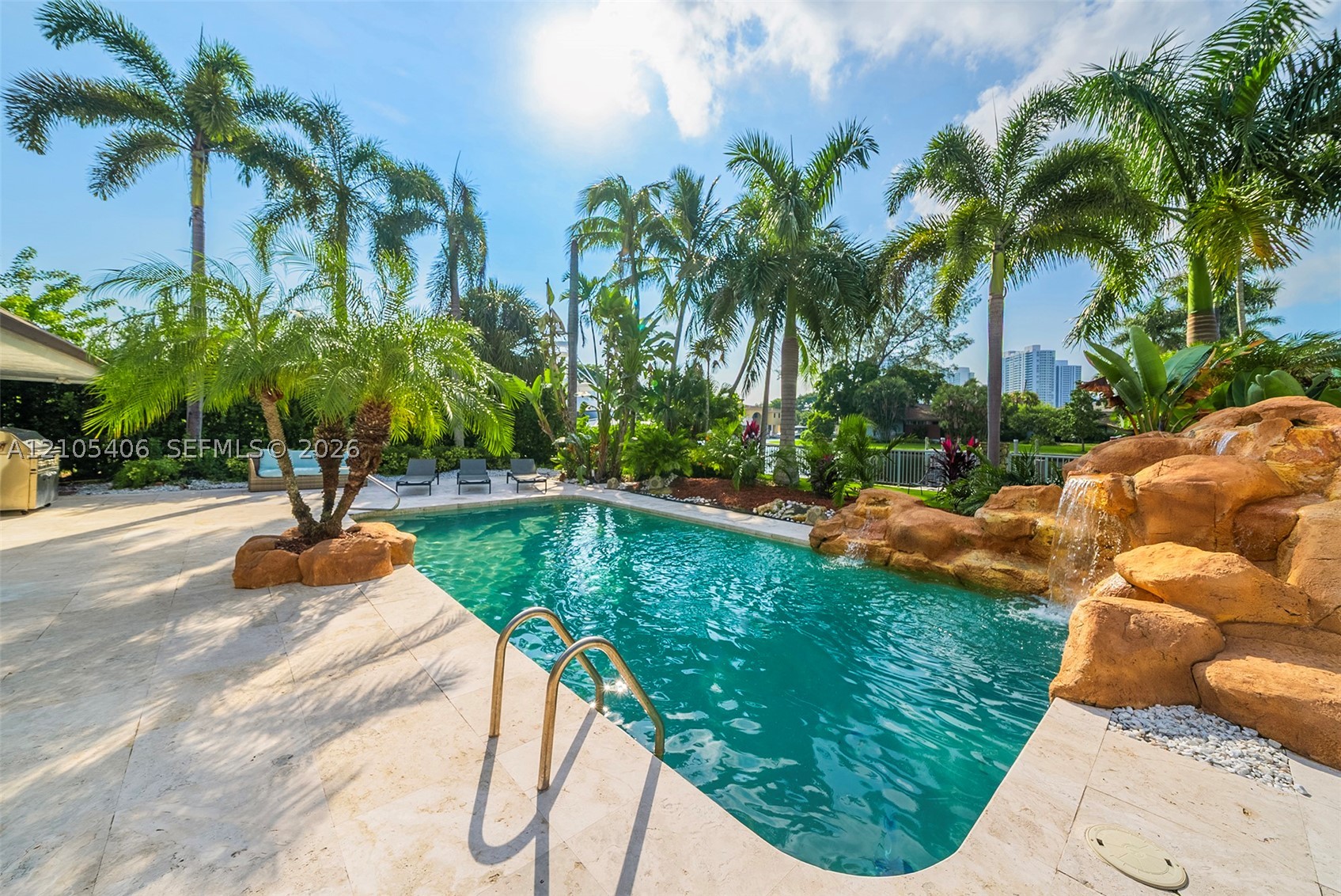 407 Sunset Dr, Hallandale Beach FL 33009