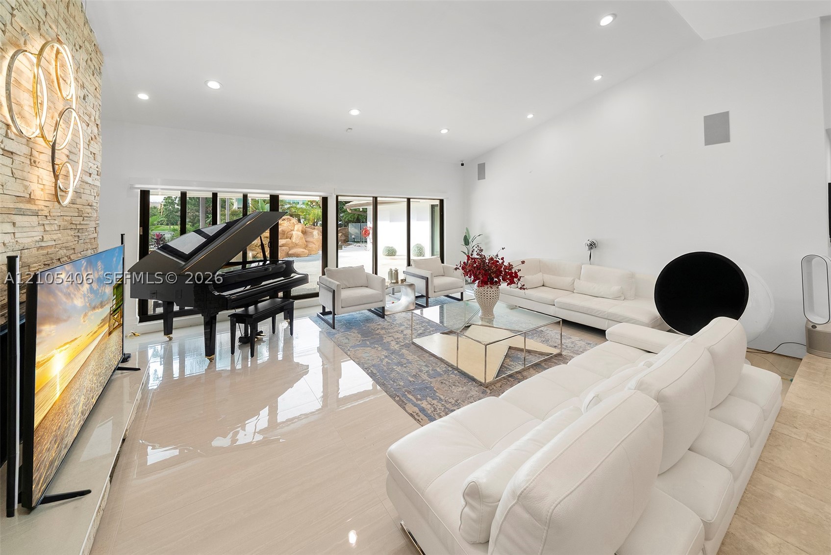 407 Sunset Dr, Hallandale Beach FL 33009