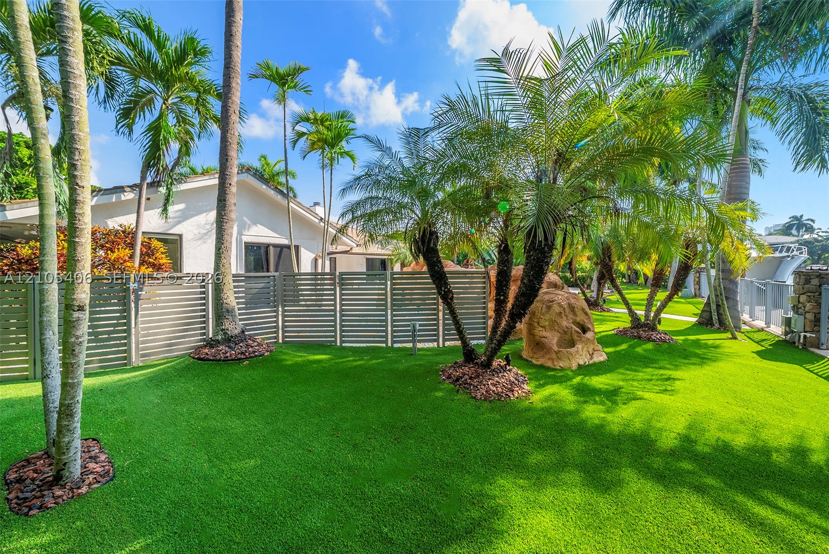 407 Sunset Dr, Hallandale Beach FL 33009