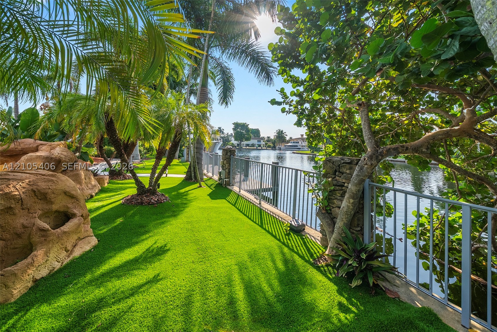 407 Sunset Dr, Hallandale Beach FL 33009