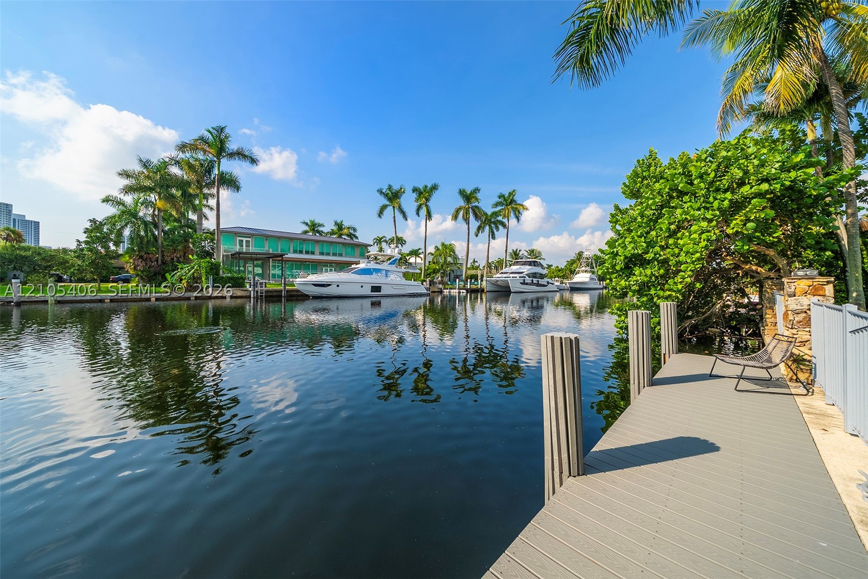 407 Sunset Dr, Hallandale Beach FL 33009