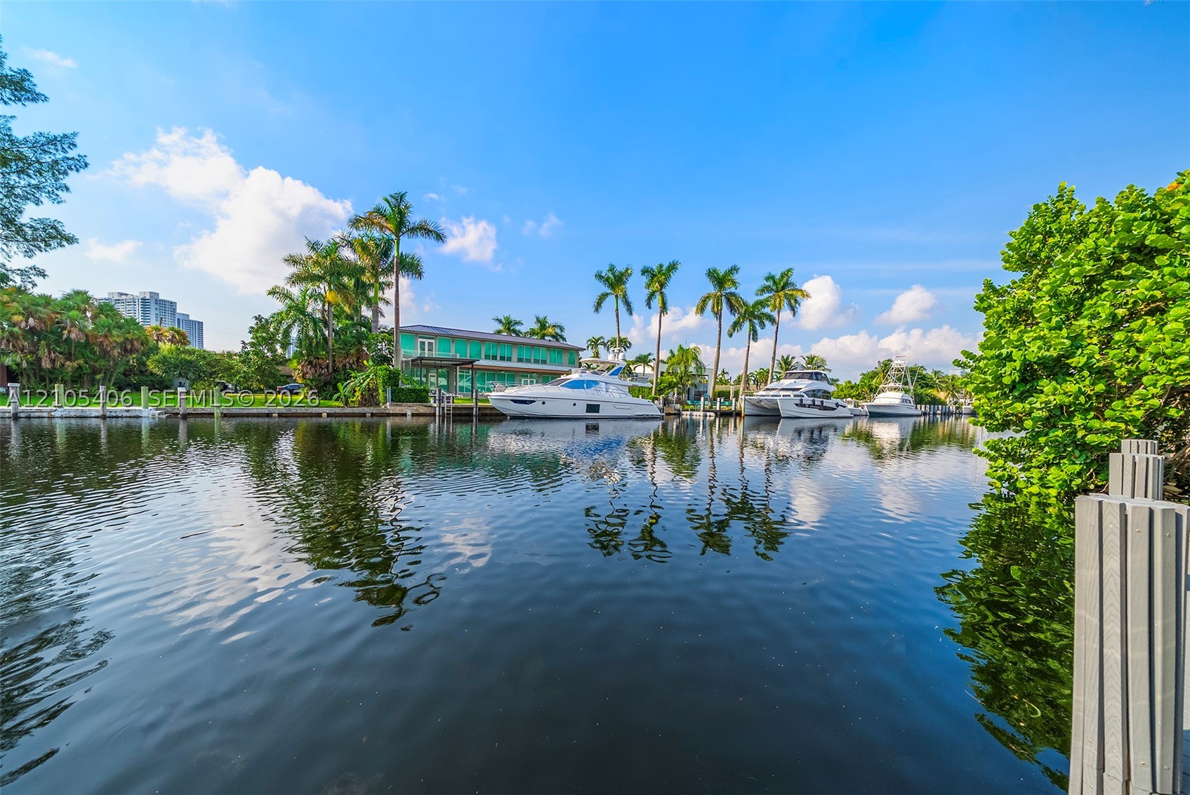 407 Sunset Dr, Hallandale Beach FL 33009