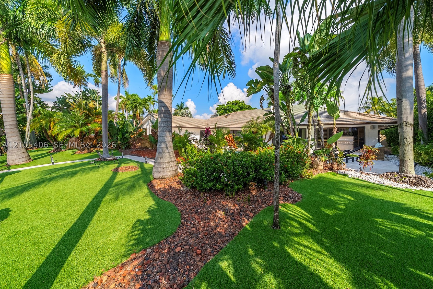 407 Sunset Dr, Hallandale Beach FL 33009