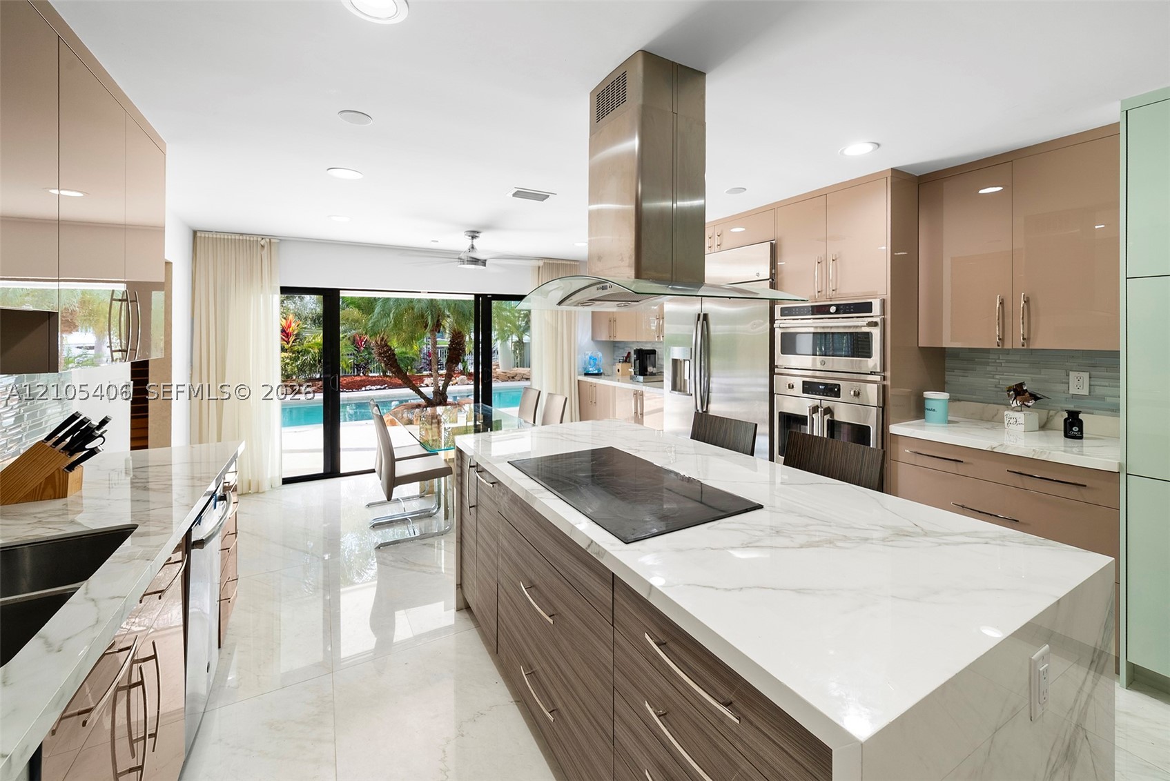 407 Sunset Dr, Hallandale Beach FL 33009
